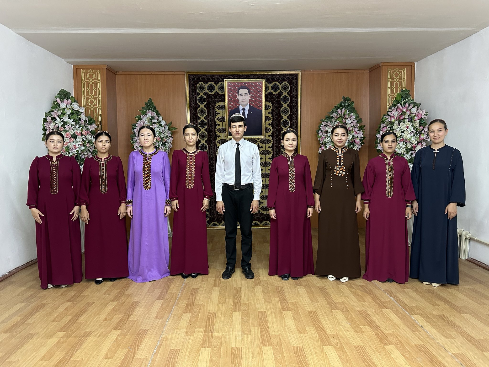 Döwlet  ders  bäsleşiginiň  ýeňijileri.